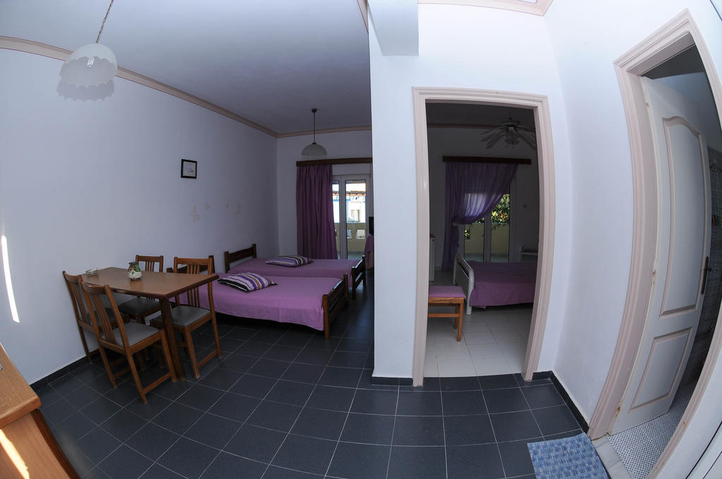 Efstathia Hotel Xirokambos  Exterior photo