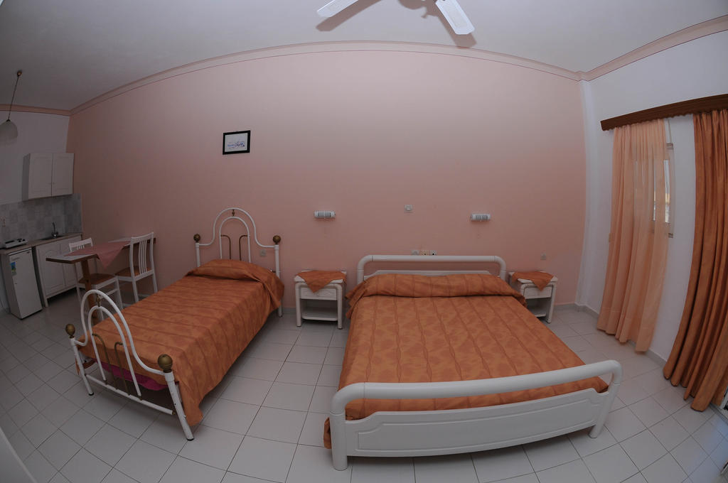 Efstathia Hotel Xirokambos  Room photo