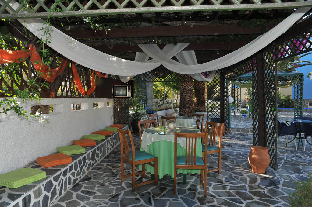 Efstathia Hotel Xirokambos  Exterior photo